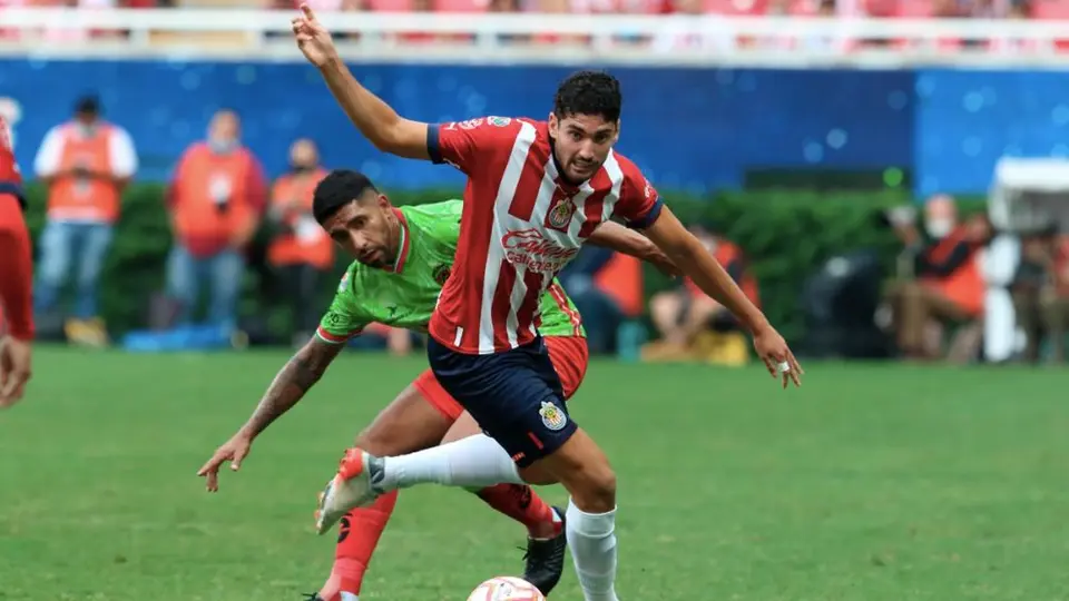 Chivas: Paolo Yrizar es la nueva baja del Rebaño; volverá a Querétaro