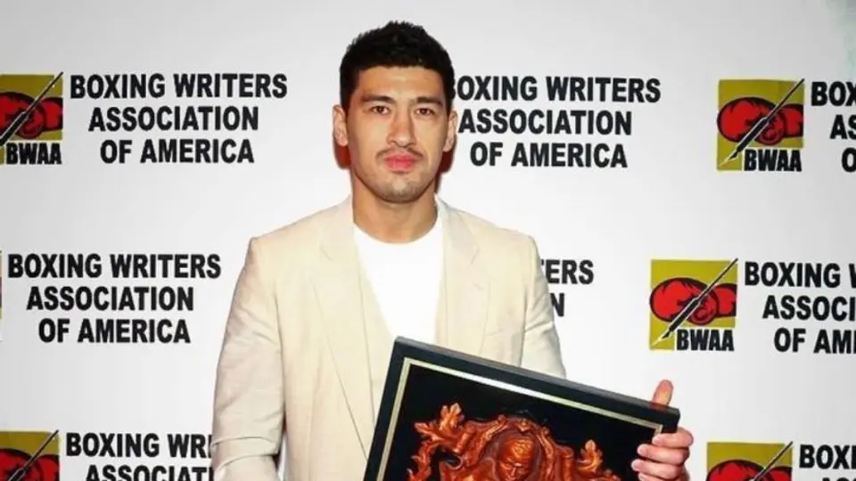 Dmitry Bivol fue nombrado Boxeador del Año 2022; 'Canelo' Álvarez no fue considerado