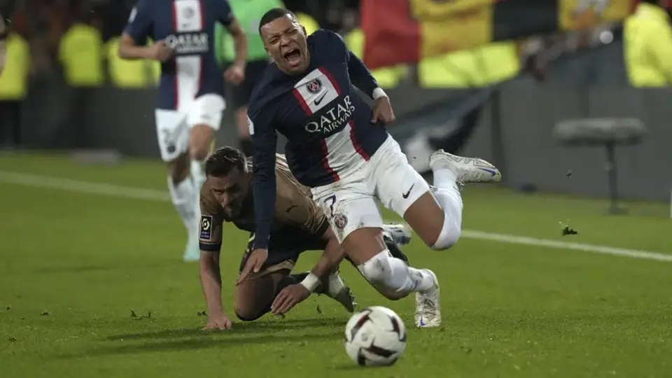 Ligue One: PSG cayó ante el Lens sin Messi, sin Neymar y perdió el invicto