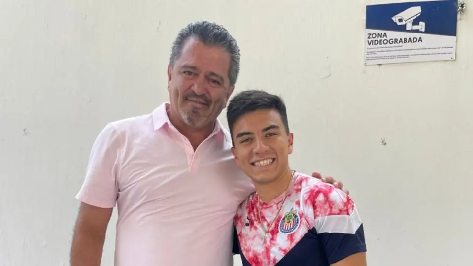 Chivas: Carlos Hermosillo visitó a los jugadores previo a la Final de Vuelta de la Liga MX