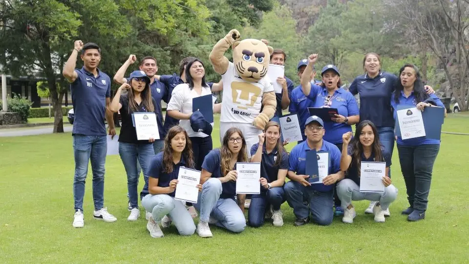 Jugadores de Pumas convivieron en cantera con discapacitados visuales