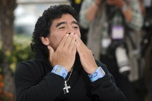 Hackean cuenta de Facebook de Diego Armando Maradona