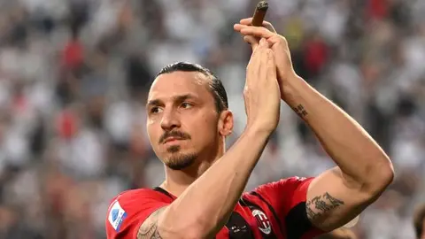 Zlatan Ibrahimovic sorprendió a todos con su nuevo look