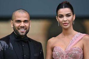 Dani Alves: Joana Sanz visitó al futbolista en prisión; la visita duró menos de una hora