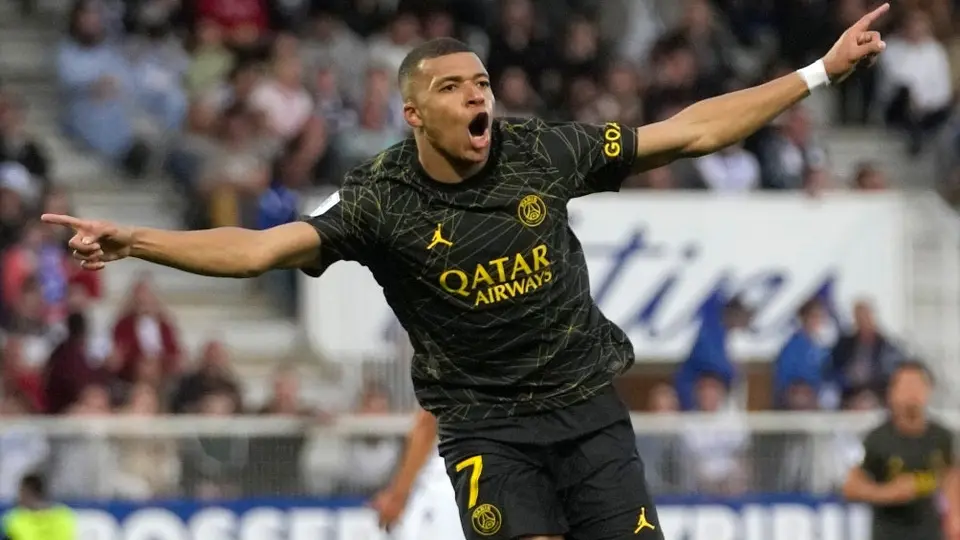 PSG: Mbappé anota doblete de vestidor para vencer a Auxerre y están a un punto de ganar la Liga