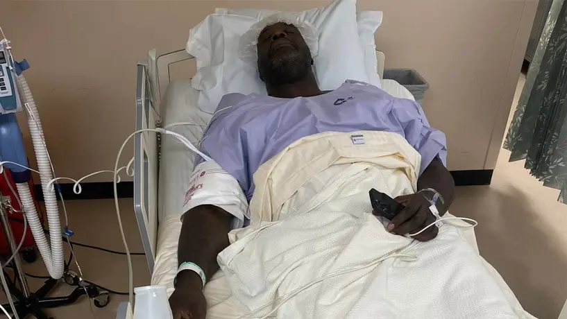 Shaquille O'Neal publica foto desde la cama de un hospital