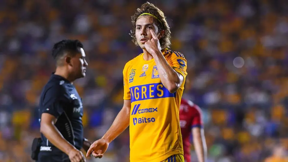 Sebastián Córdova explotó contra arbitraje en Final Tigres vs Chivas: "Increíble que no revisen el VAR"