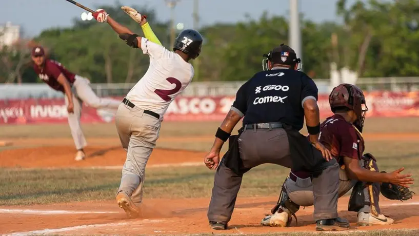 Beisbolistas de Chihuahua son hospitalizados tras golpe de calor durante los Juegos Conade