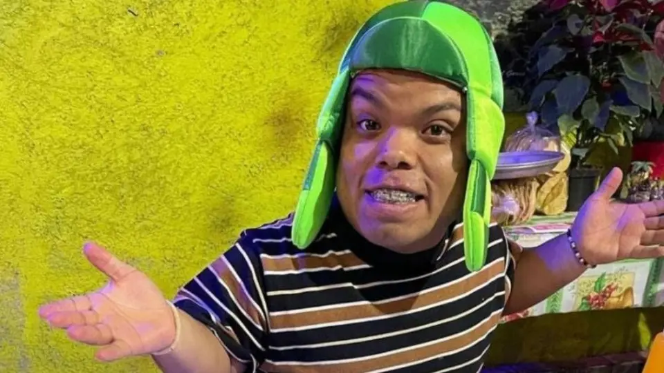 'Medio Metro' dejará de usar su vestuario de 'El Chavo del Ocho' para ser cantante