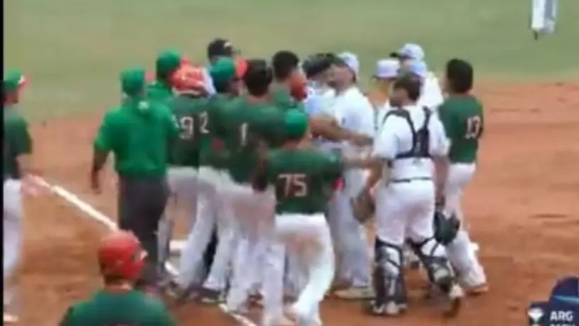 ¡Se armó la campal! México y Argentina se van a los golpes en Mundial Sub 23 de softbol