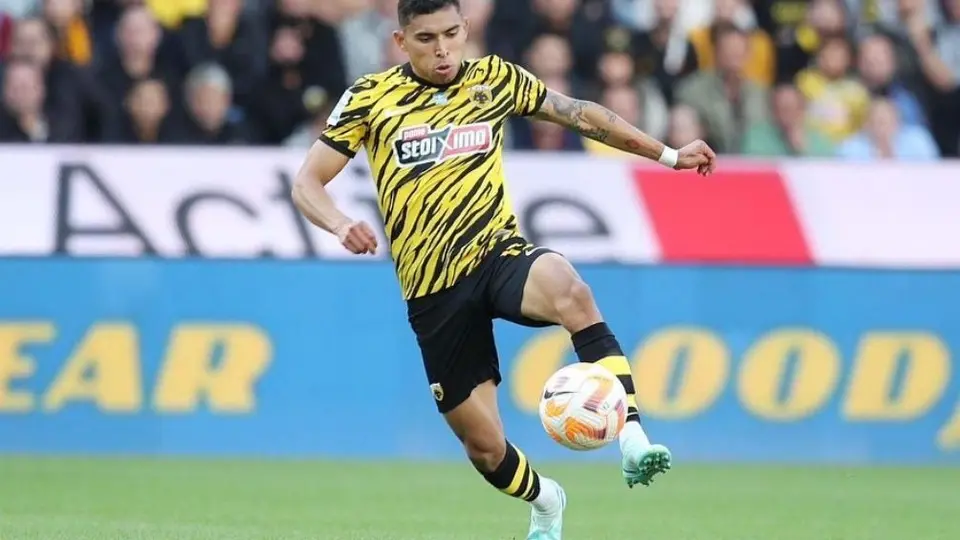 Orbelín Pineda fue titular en el empate del AEK Atenas ante Panathinaikos