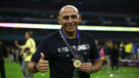 Ángel Villacampa tras ser campeón: 'Es un privilegio poder dirigir a esta plantilla'