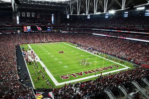 Super Bowl: ¿Cuántos millones de litros de alcohol se consumirán durante el Chiefs vs Eagles?