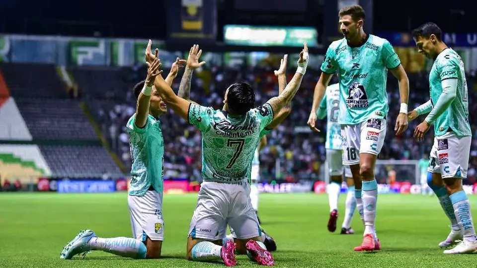 León golea a Santos en casa y ya es quinto en la Liga MX