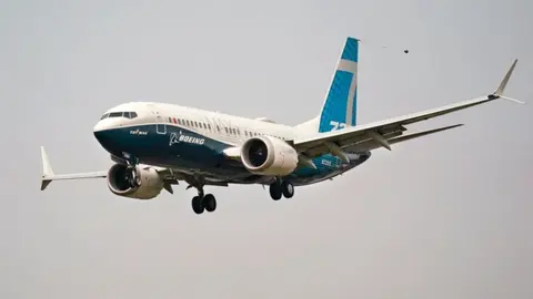 Arsenal: Avión del equipo femenil se prendió en llamas antes de despegar