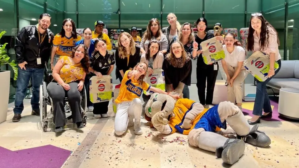 Celebran en Cemex el octavo título de Tigres, tras épica remontada ante Chivas en la Final