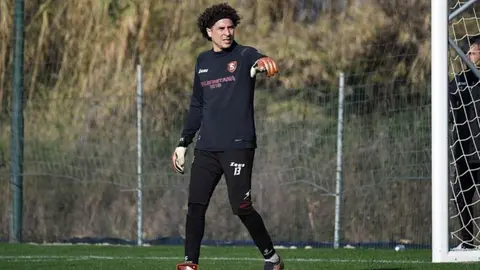 Memo Ochoa en su presentación con Salernitana: "Quiero jugar el próximo Mundial"