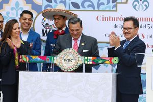 Canelo vs Ryder: Listo el cinturón CMB Puebla-Jalisco que se llevará el ganador
