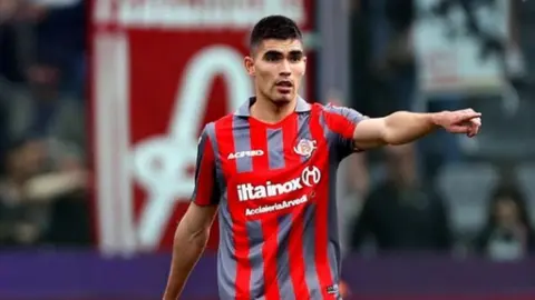¡Johan Vásquez se convierte en papá!