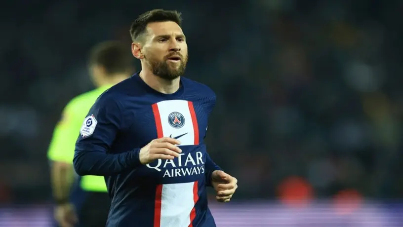 Messi sorprendió a fanático que esperó afuera de su casa por 10 horas