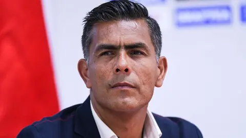 Eduardo Salazar 'reventó' a Oswaldo Sánchez por pregunta a Lainez: "No tuvo mad..."
