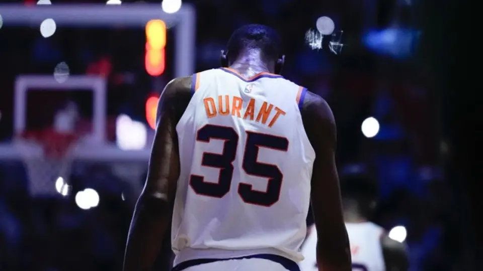Kevin Durant firma de por vida con histórica marca deportiva