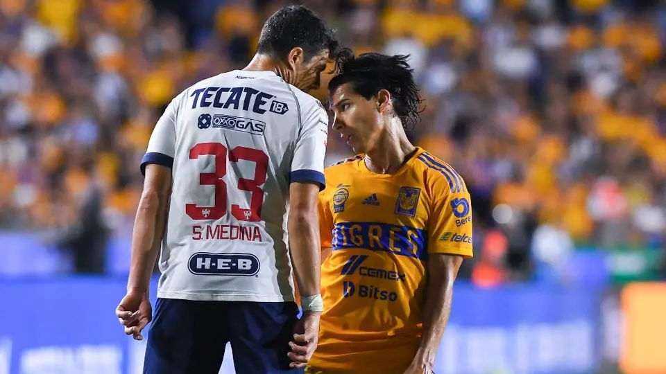 Clásico Regio sigue en marcha a pesar de las fuertes lluvias en Monterrey