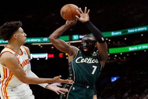 Celtics abren serie venciendo a Hawks con Jaylen Brown y Jayson Tatum como figuras