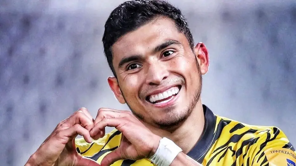 Orbelín Pineda se lució con golazo para firmar la victoria del AEK Atenas