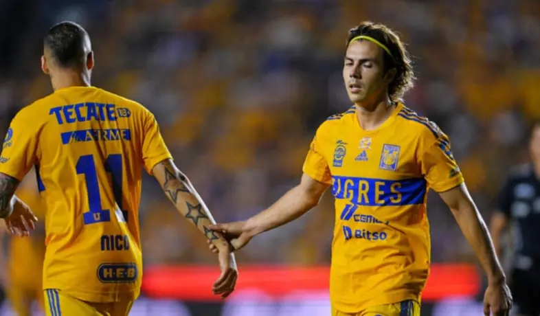 Sebastián Córdova, apunto de hacer 'Temoseñal' en presentación de uniforme de Tigres