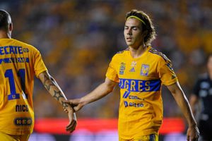 Sebastián Córdova, apunto de hacer 'Temoseñal' en presentación de uniforme de Tigres