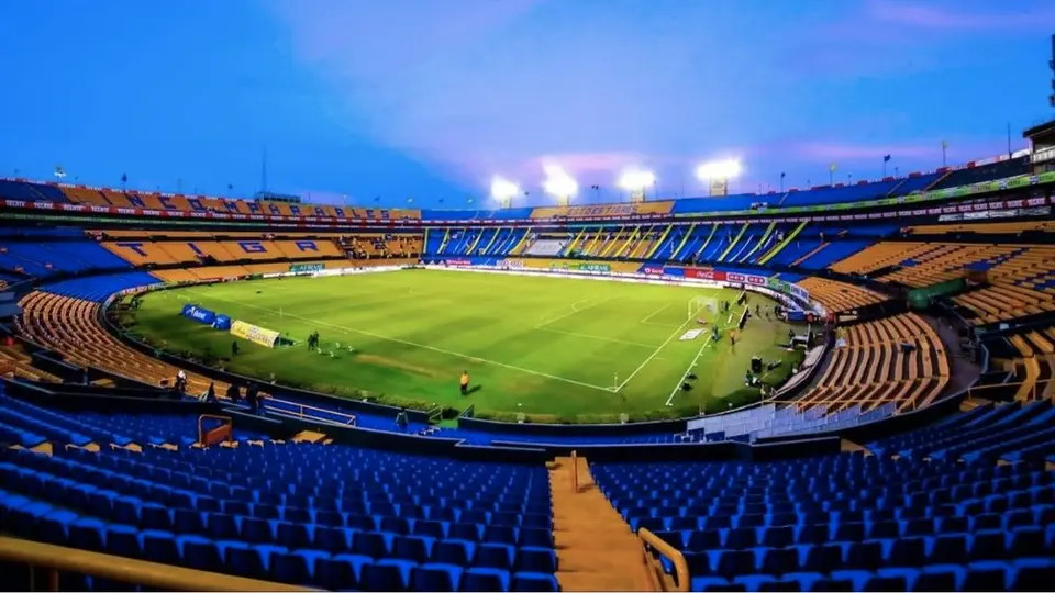 Samuel García promete iniciar la construcción del nuevo estadio si son campeones