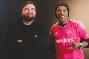 Kings League: Ibai Llanos presenta a Ronaldinho, nuevo jugador de Porcinos FC
