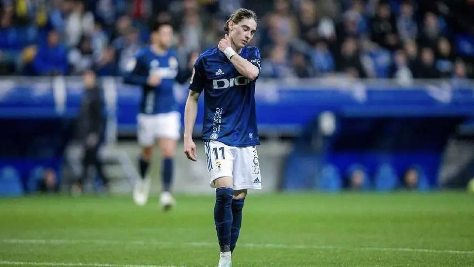 Marcelo Flores suma ocho partidos sin jugar con el Real Oviedo en España