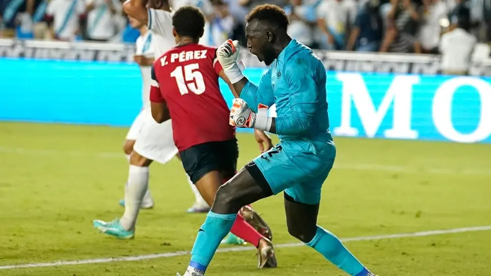 Copa Oro: Raiko, hermano de Randy Arozarena, atajó un penal con Cuba