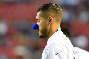 Trollean a Nicolás Freiré con perfil en Wikipedia: 'Da las nalg... a los contrarios'