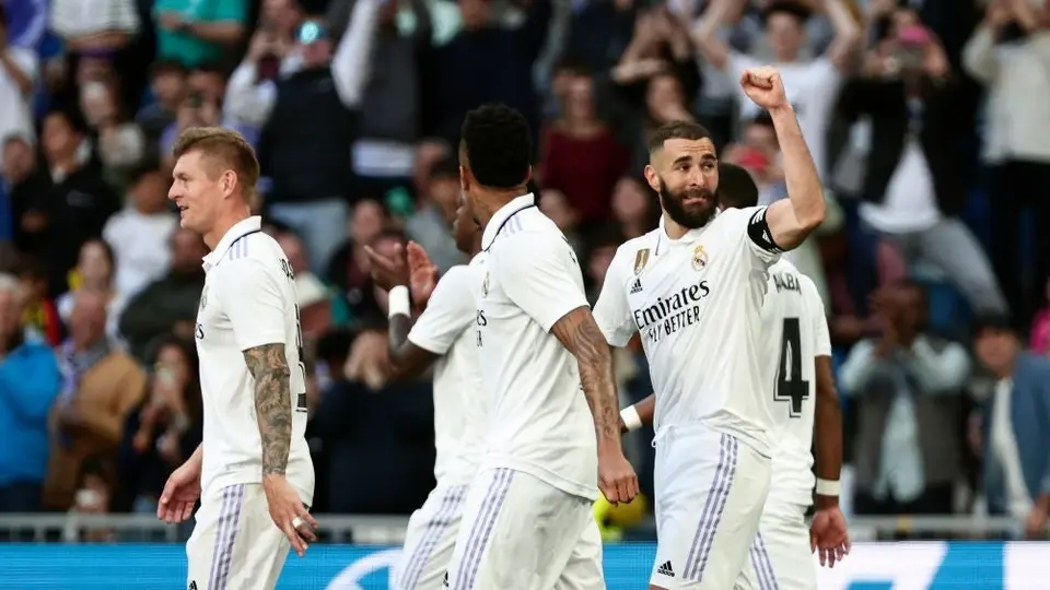 Real Madrid goleó al Valladolid con 'hat-trick' de Karim Benzema