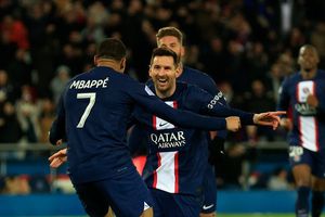 Maestra uso a Mbappé y Messi cómo método para que alumnos guardaran silencio