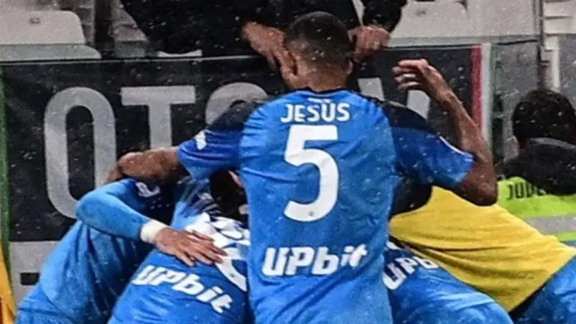 Napoli fue recibido por más de 10 mil personas tras vencer a la Juve