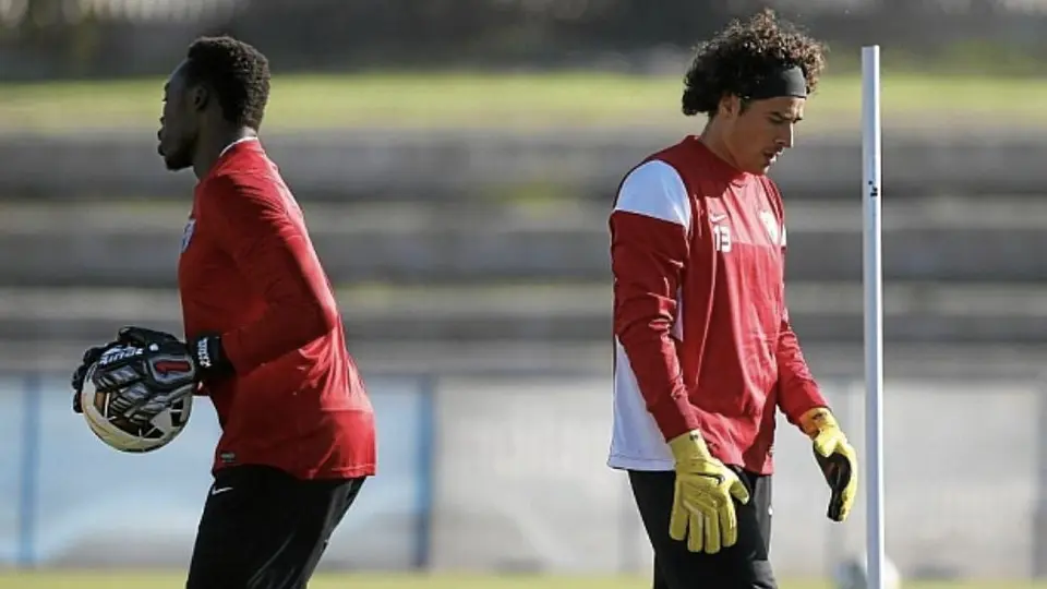 Memo Ochoa confesó que no se saludaba con Kameni en el Málaga
