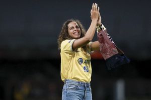 Andrea Falcón: Exjugadora de América Femenil le propuso matrimonio a su novia en tv