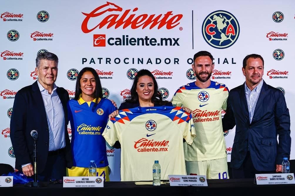 Las mejores fotos de la presentación del nuevo uniforme del América