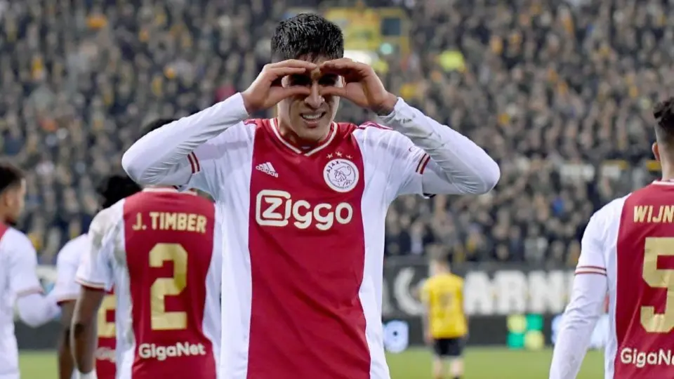 Ajax: Edson Álvarez apunta a transferencia en verano, adelantó prensa neerlandesa