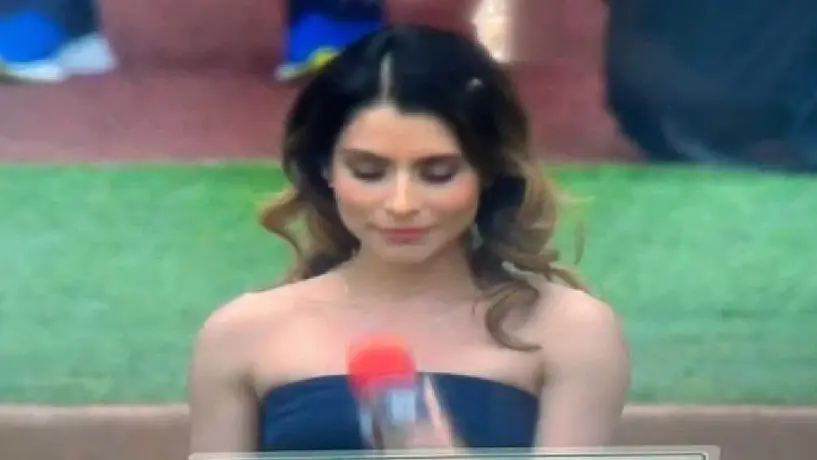 MLB en México: María León puede ser multada por Gobernación tras equivocarse al cantar el Himno