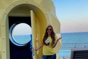 Yanet García, criticada por posar al estilo OnlyFans en hotel familiar enfocado a niños