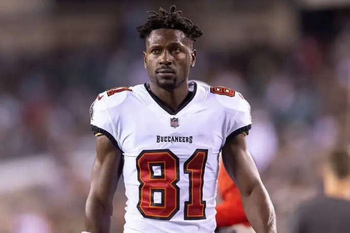 Antonio Brown anunció su regreso a la NFL y será con Baltimore Ravens