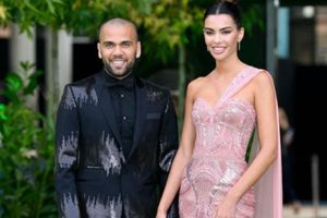 Joana Sanz niega que Dani Alves le esté pagando para no divorciarse