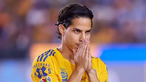 Prensa argentina se burla de Diego Lainez: "'El Messi mexicano' lleva 22 partidos sin gol"