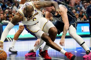 NBA: LeBron James será baja con Lakers por lesión