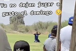 ¡Al penal! Jugador fue arrestado en pleno partido dominical y cobrará otro tipo de falta